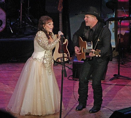 loretta & Garth 4x6